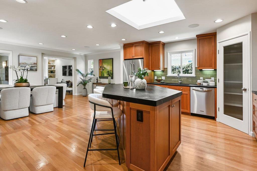 151 Louise Lane, San Mateo, CA 94403