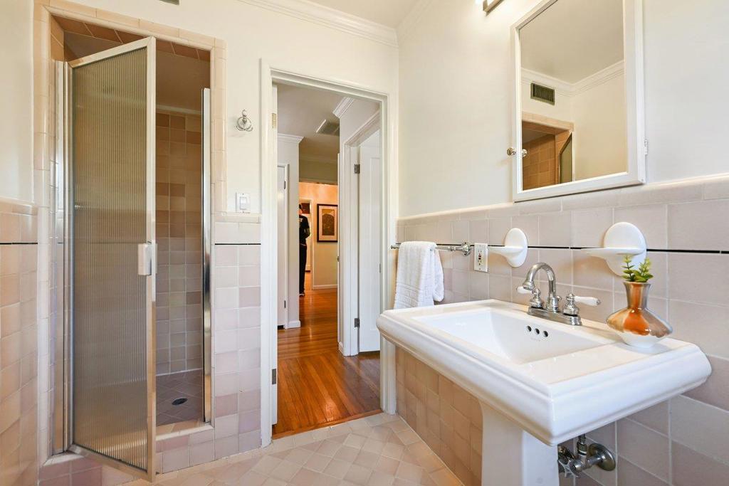151 Louise Lane, San Mateo, CA 94403
