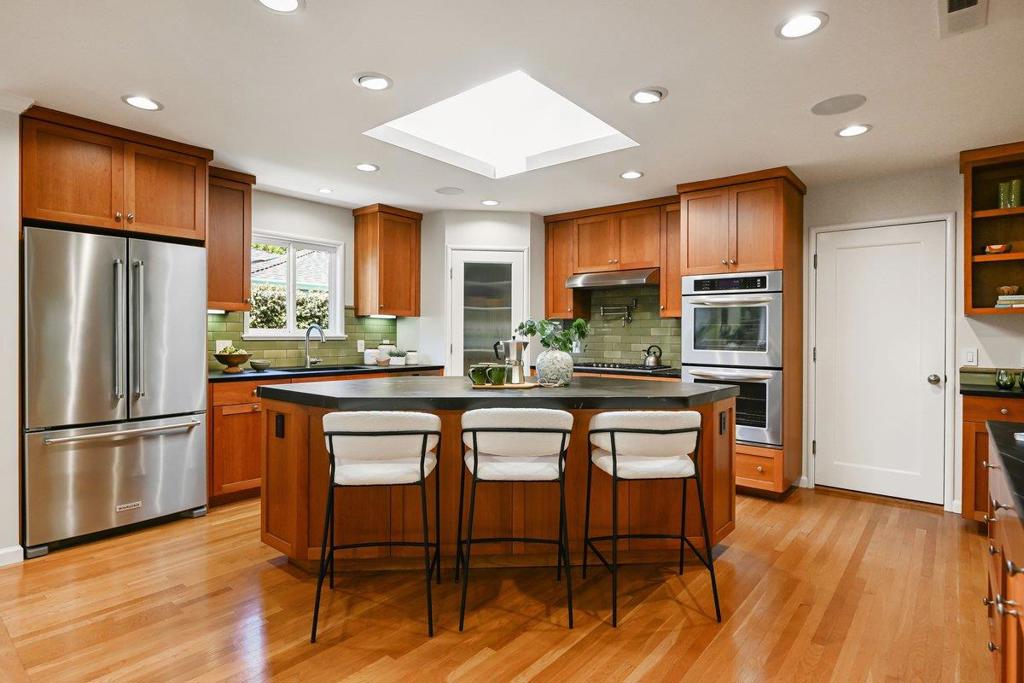 151 Louise Lane, San Mateo, CA 94403