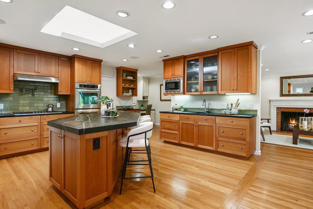 151 Louise Lane, San Mateo, CA 94403