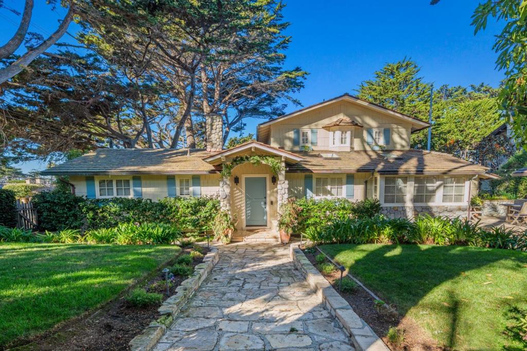 1383 San Antonio Avenue, Carmel, CA 93921