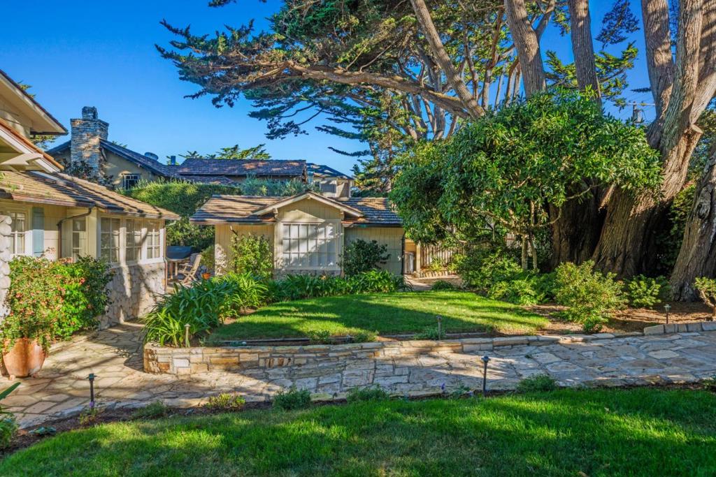 1383 San Antonio Avenue, Carmel, CA 93921
