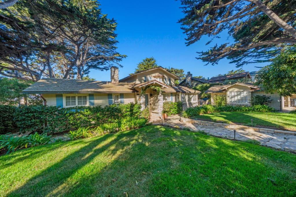1383 San Antonio Avenue, Carmel, CA 93921