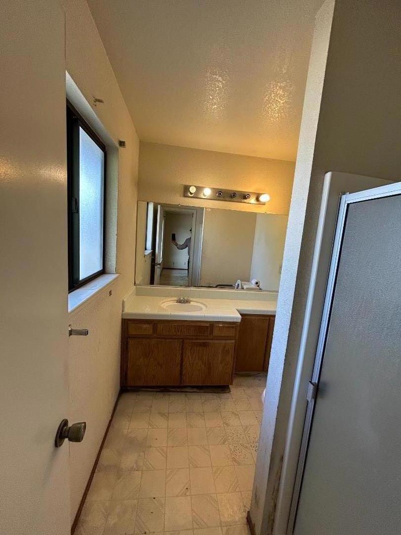 921 Nash Road, Hollister, CA 95023