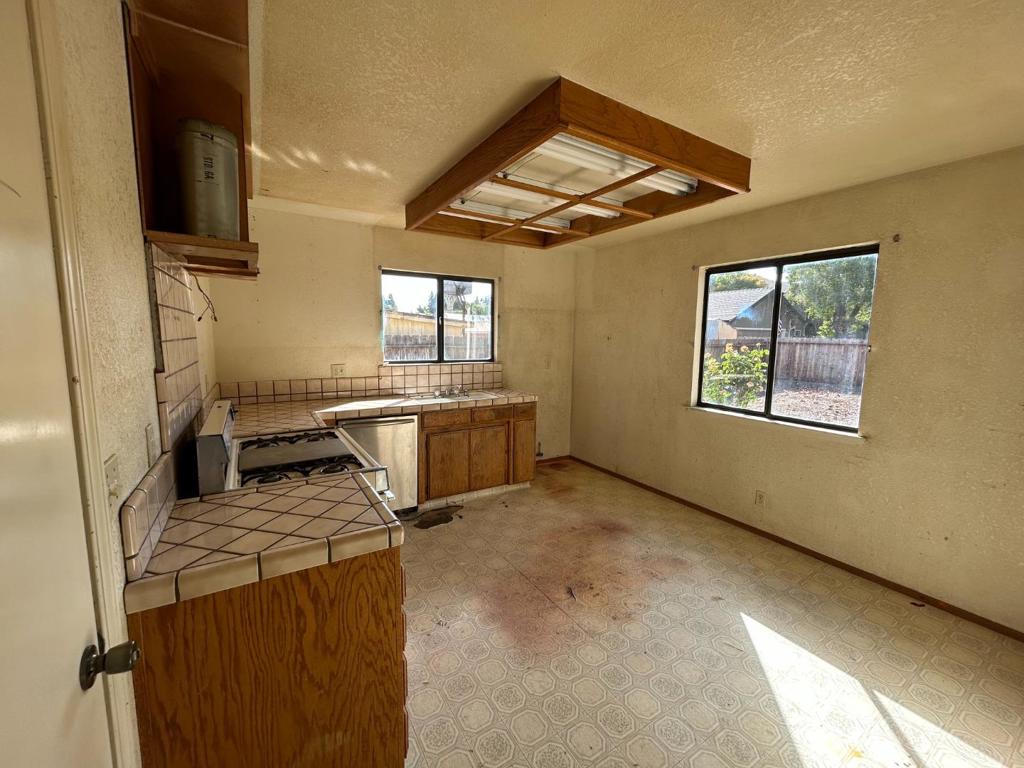 921 Nash Road, Hollister, CA 95023