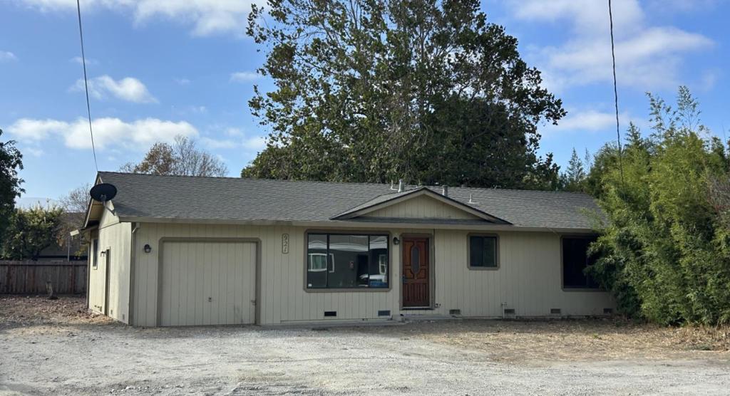 921 Nash Road, Hollister, CA 95023 921 Nash Road, Hollister, CA 95023