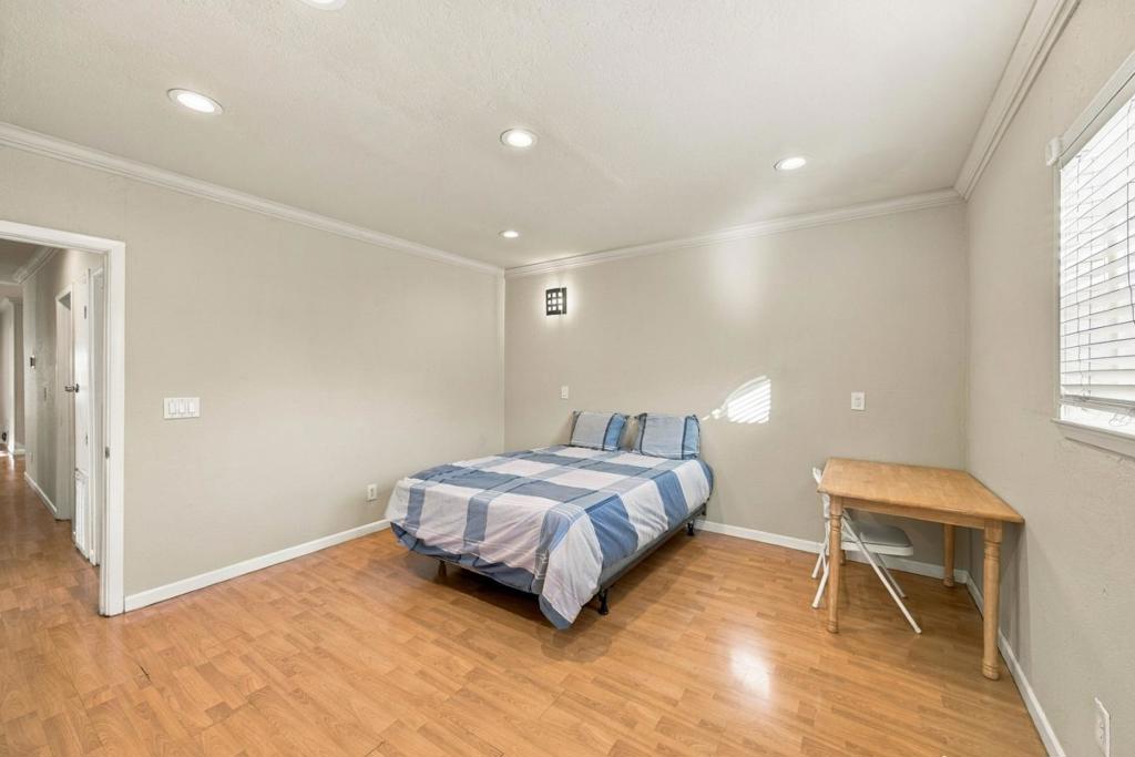 1080 S 8th Street, San Jose, CA 95112
