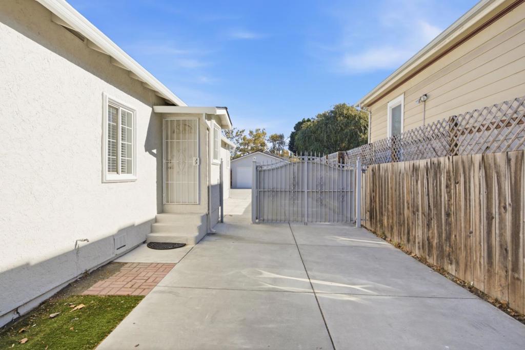 1080 S 8th Street, San Jose, CA 95112