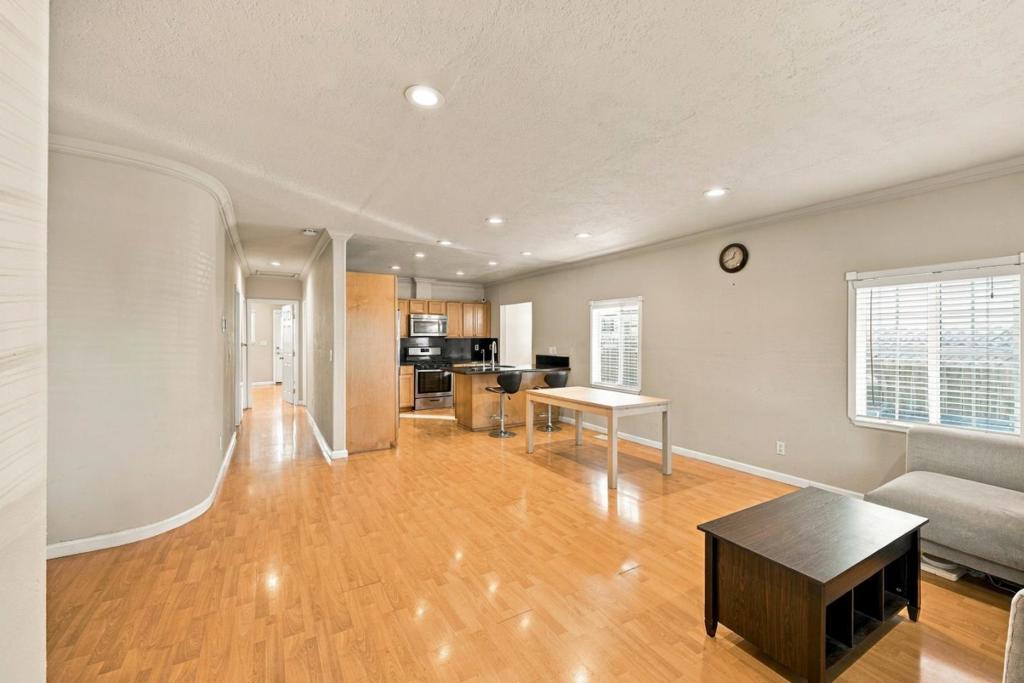 1080 S 8th Street, San Jose, CA 95112