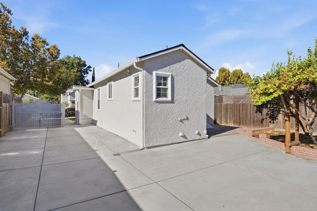 1080 S 8th Street, San Jose, CA 95112