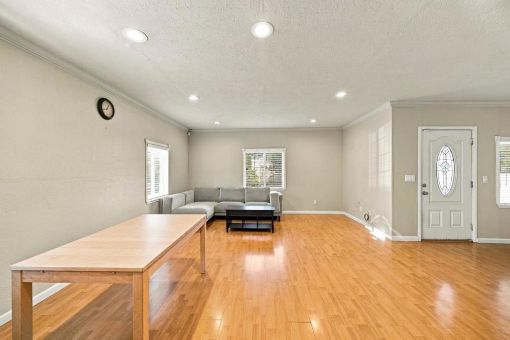 1080 S 8th Street, San Jose, CA 95112