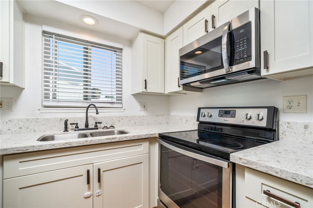 19875 Kingswood, Huntington Beach, CA 92646