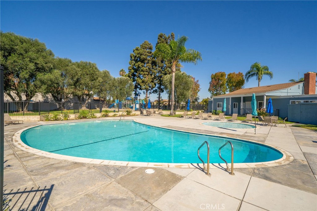19875 Kingswood, Huntington Beach, CA 92646