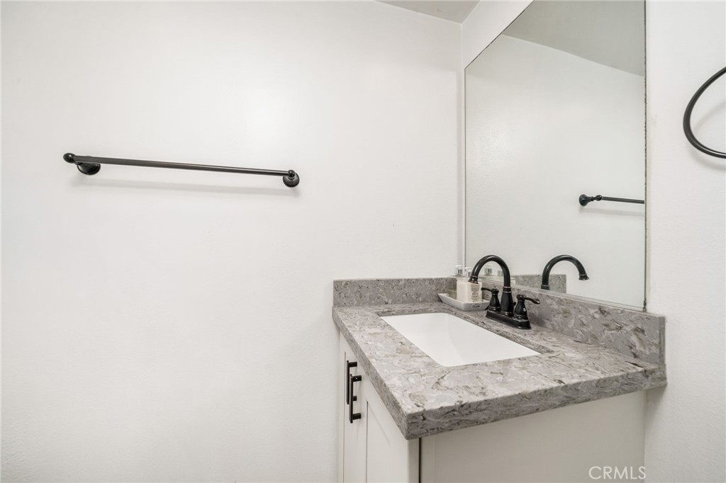 19875 Kingswood, Huntington Beach, CA 92646