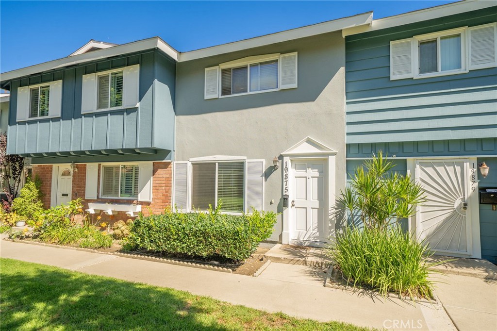 19875 Kingswood, Huntington Beach, CA 92646