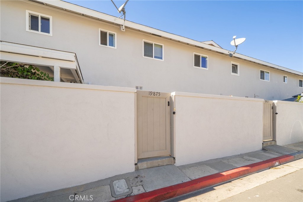 19875 Kingswood, Huntington Beach, CA 92646