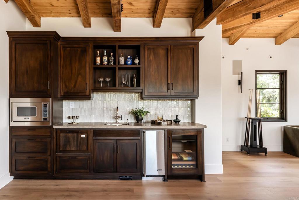 525 Sleeping Indian Rd, Oceanside, CA 92057