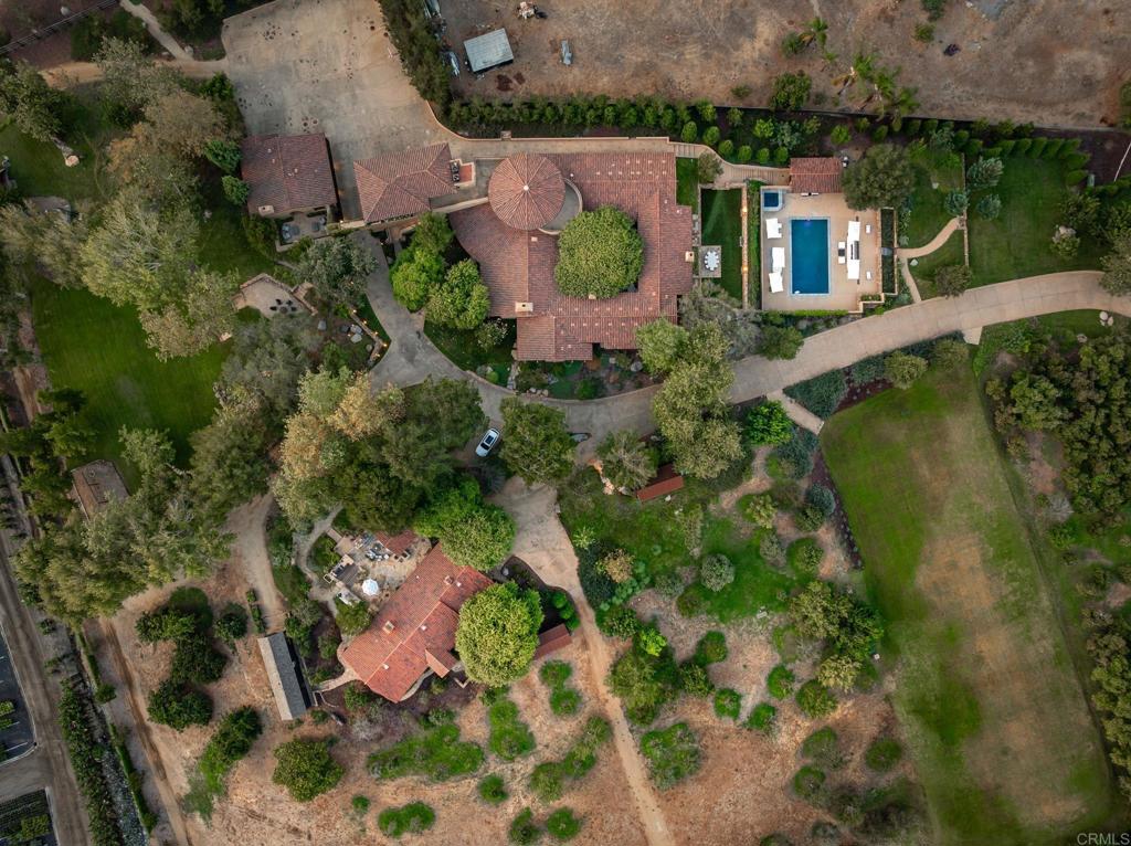 525 Sleeping Indian Rd, Oceanside, CA 92057