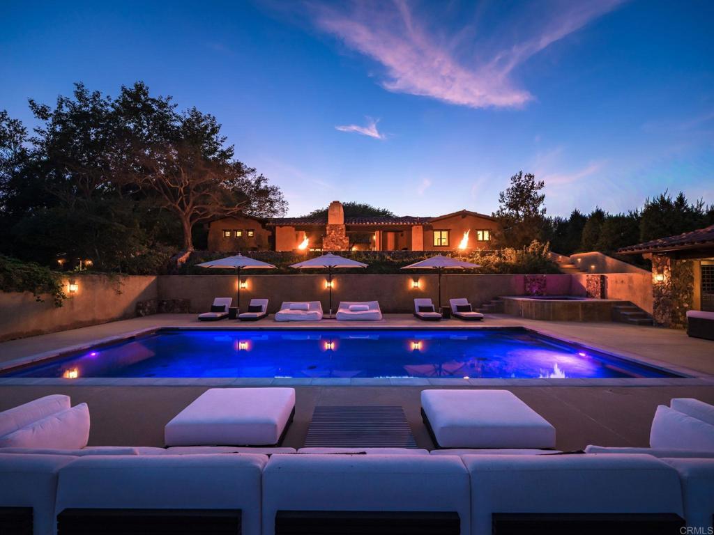 525 Sleeping Indian Rd, Oceanside, CA 92057