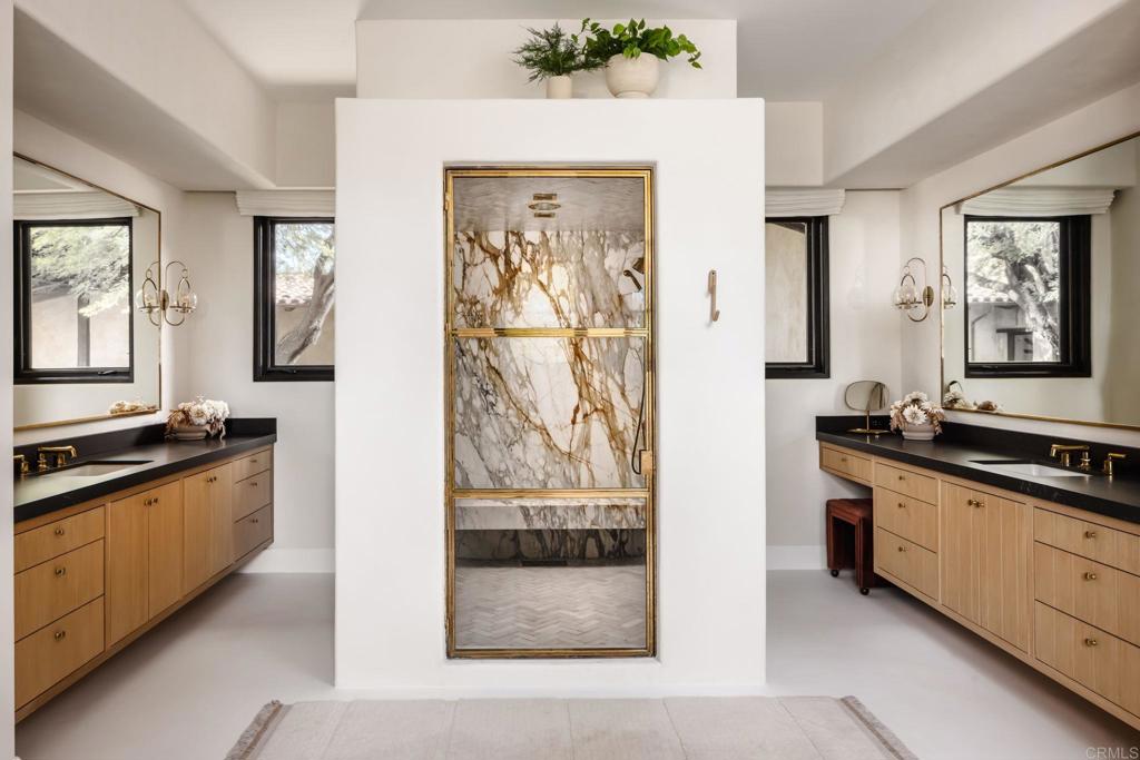 525 Sleeping Indian Rd, Oceanside, CA 92057