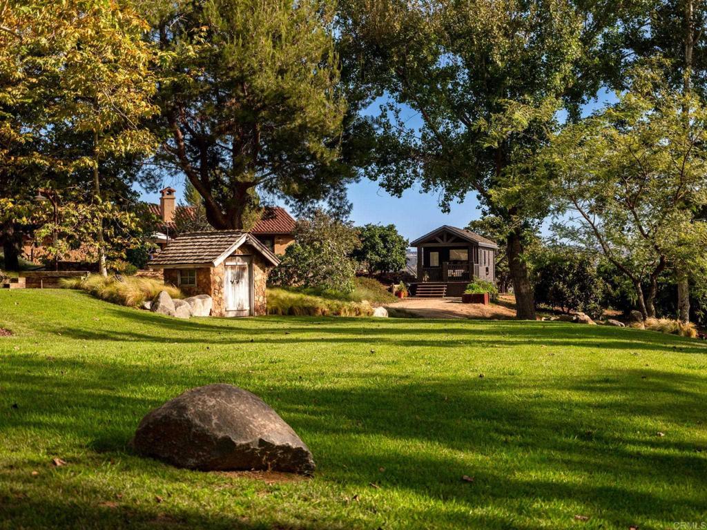 525 Sleeping Indian Rd, Oceanside, CA 92057