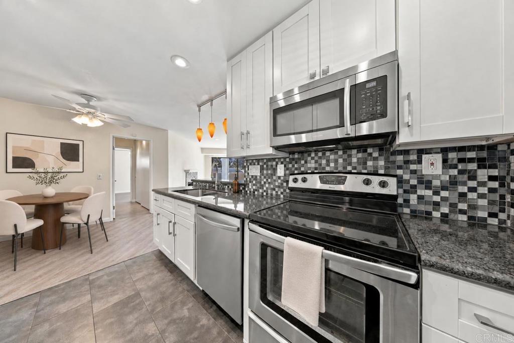 9709 Mesa Springs Way, #211, San Diego, CA 92126