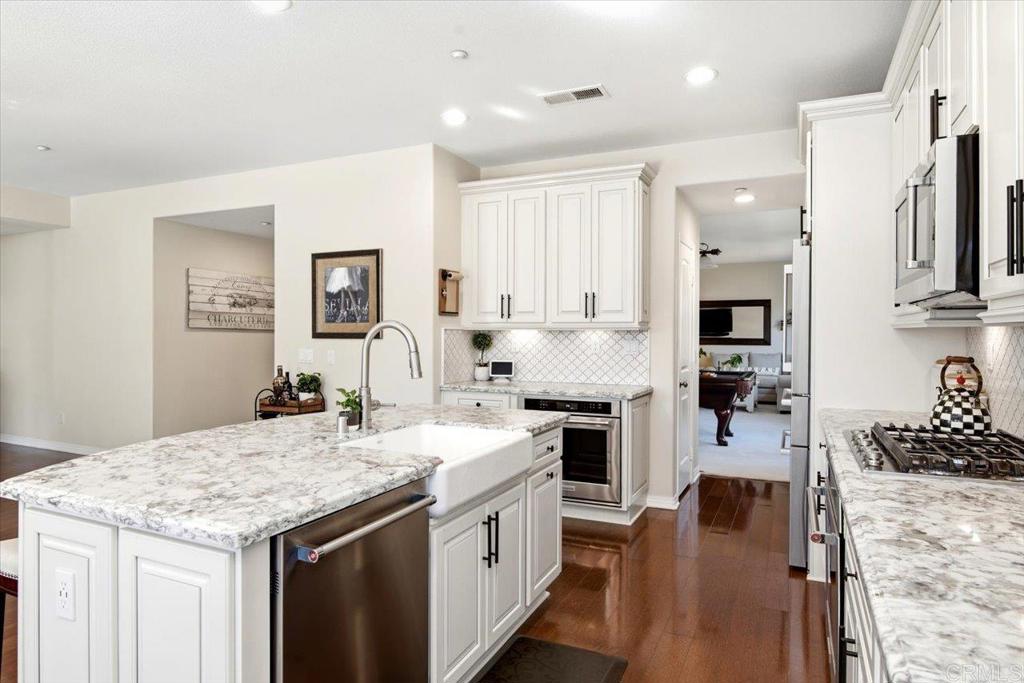 571 Chandler Court, Escondido, CA 92027