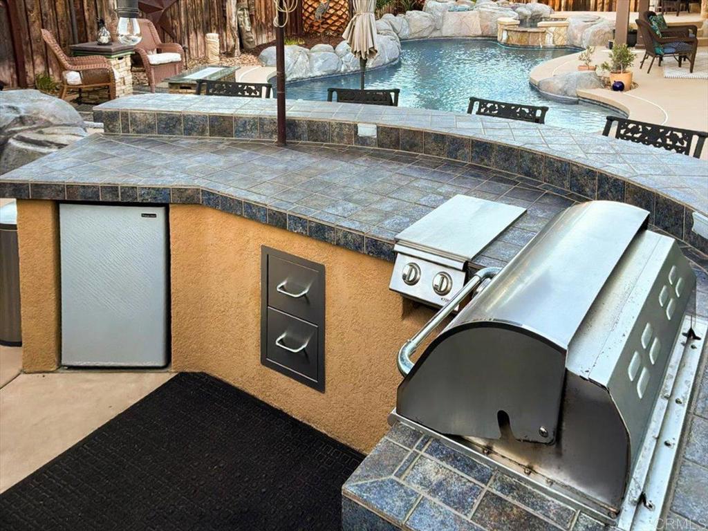 571 Chandler Court, Escondido, CA 92027