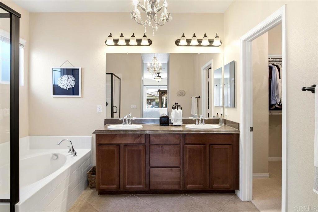 571 Chandler Court, Escondido, CA 92027