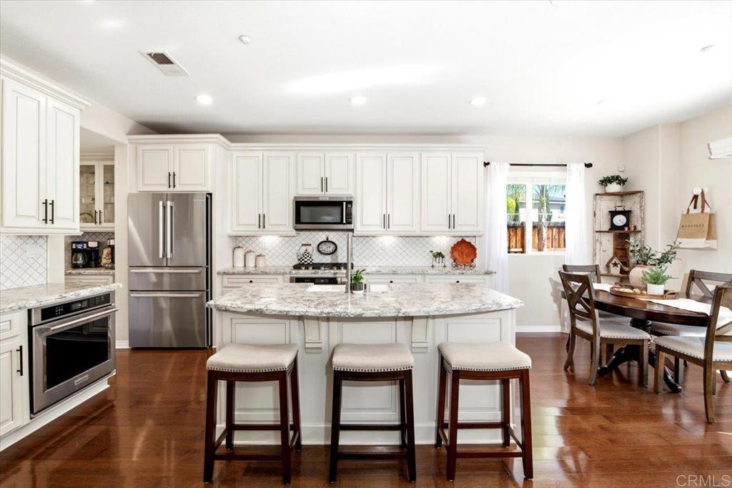 571 Chandler Court, Escondido, CA 92027