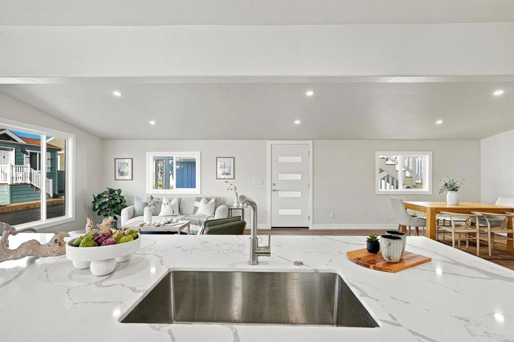 6508 Easy Street, Carlsbad, CA 92011 6508 Easy Street, Carlsbad, CA 92011