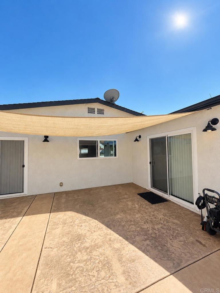 261 Hannalei Drive, Vista, CA 92083 261 Hannalei Drive, Vista, CA 92083