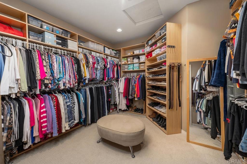 Walk-in Closet