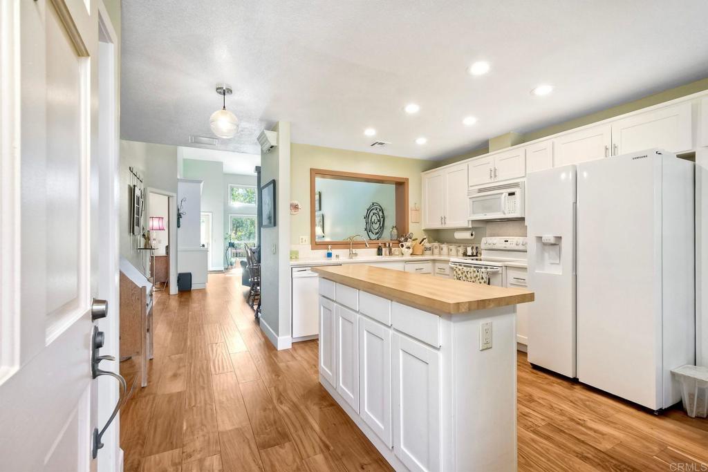8691 Circle R Course Lane, Escondido, CA 92026