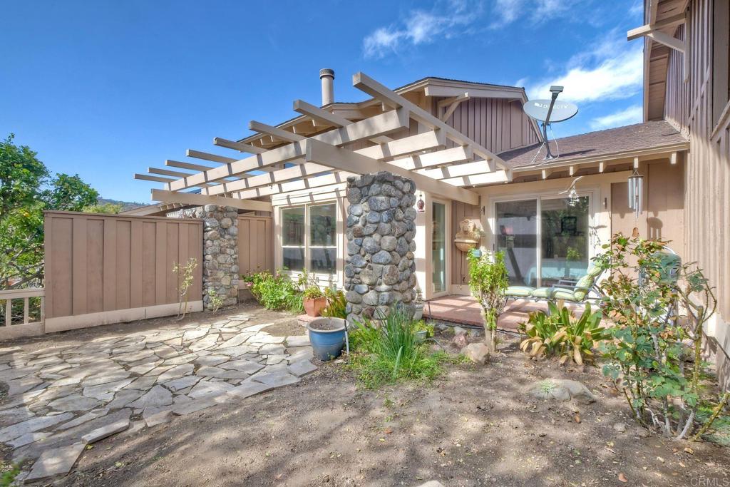 8691 Circle R Course Lane, Escondido, CA 92026
