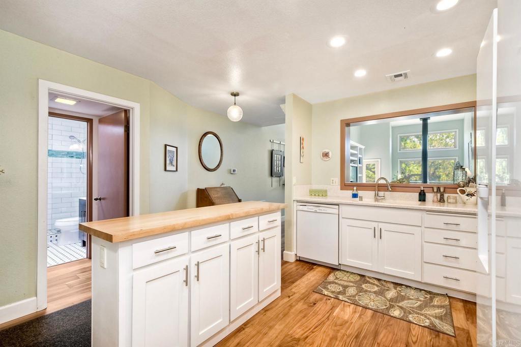 8691 Circle R Course Lane, Escondido, CA 92026