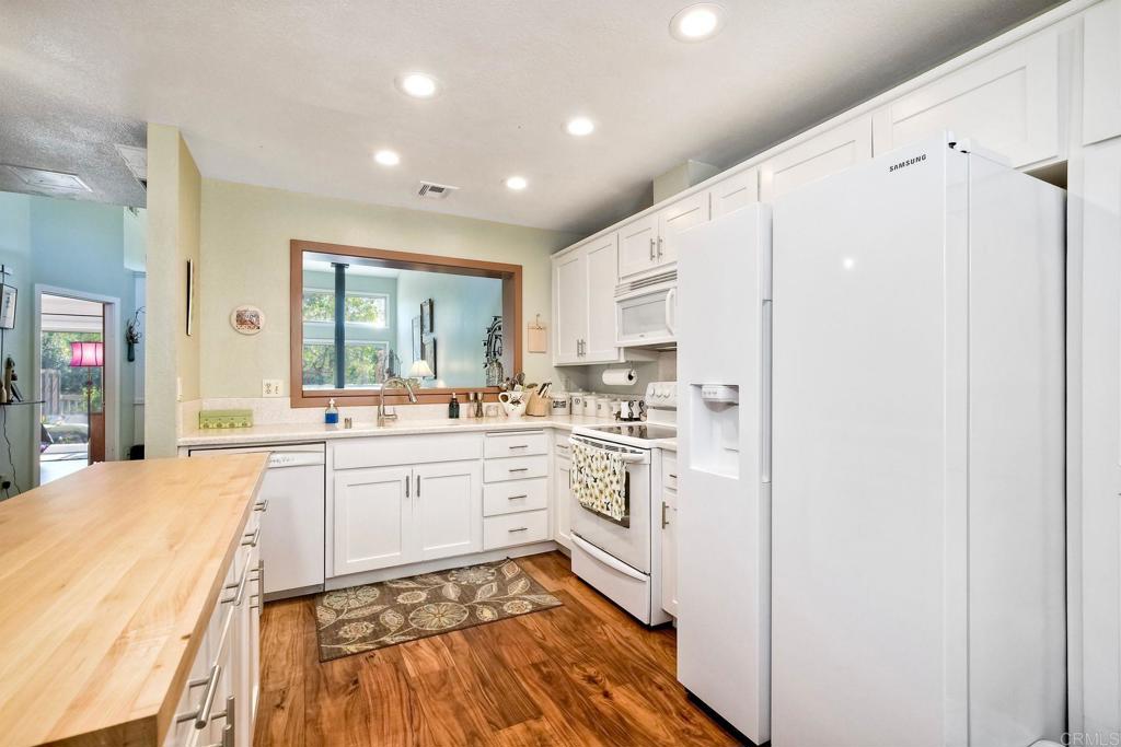 8691 Circle R Course Lane, Escondido, CA 92026