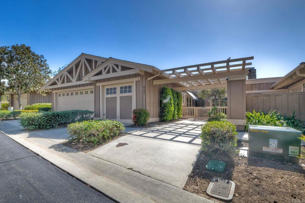 8691 Circle R Course Lane, Escondido, CA 92026