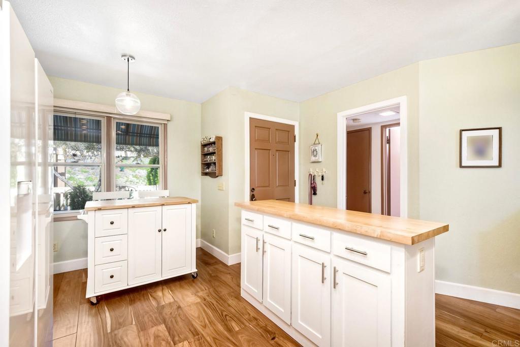 8691 Circle R Course Lane, Escondido, CA 92026
