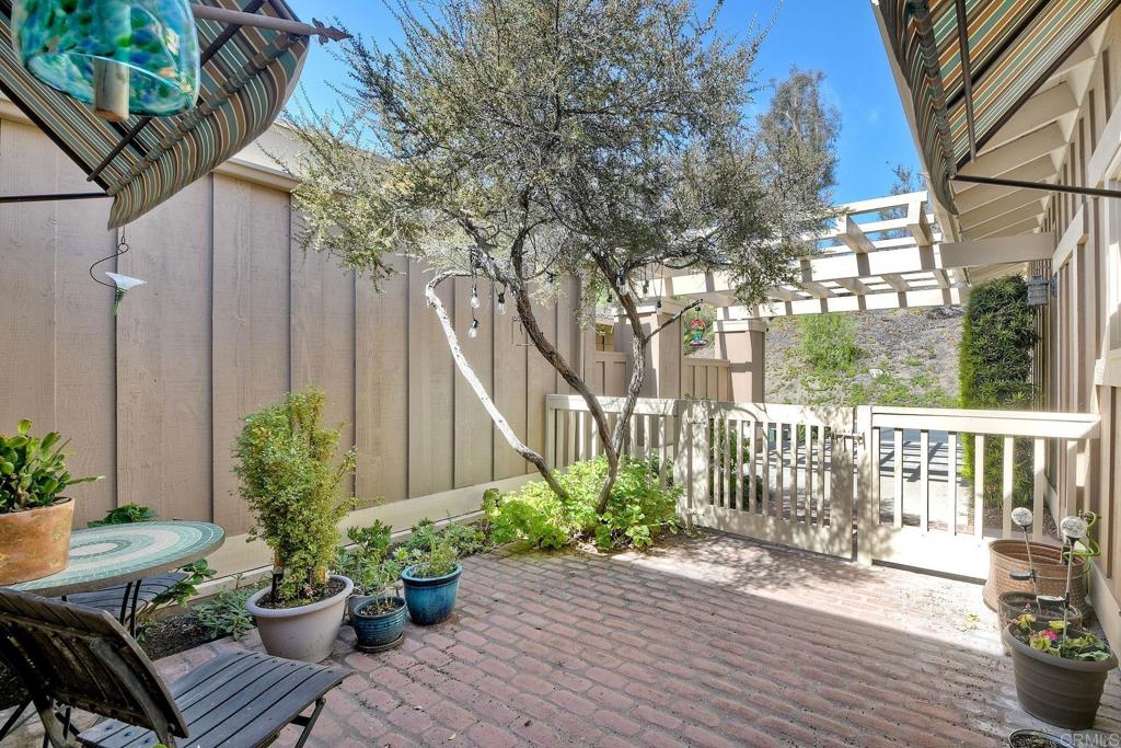 8691 Circle R Course Lane, Escondido, CA 92026
