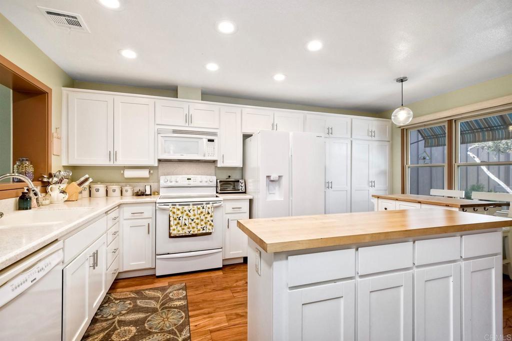 8691 Circle R Course Lane, Escondido, CA 92026