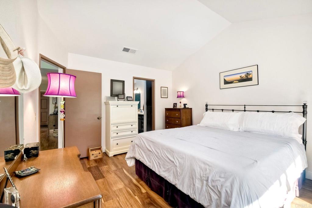 8691 Circle R Course Lane, Escondido, CA 92026