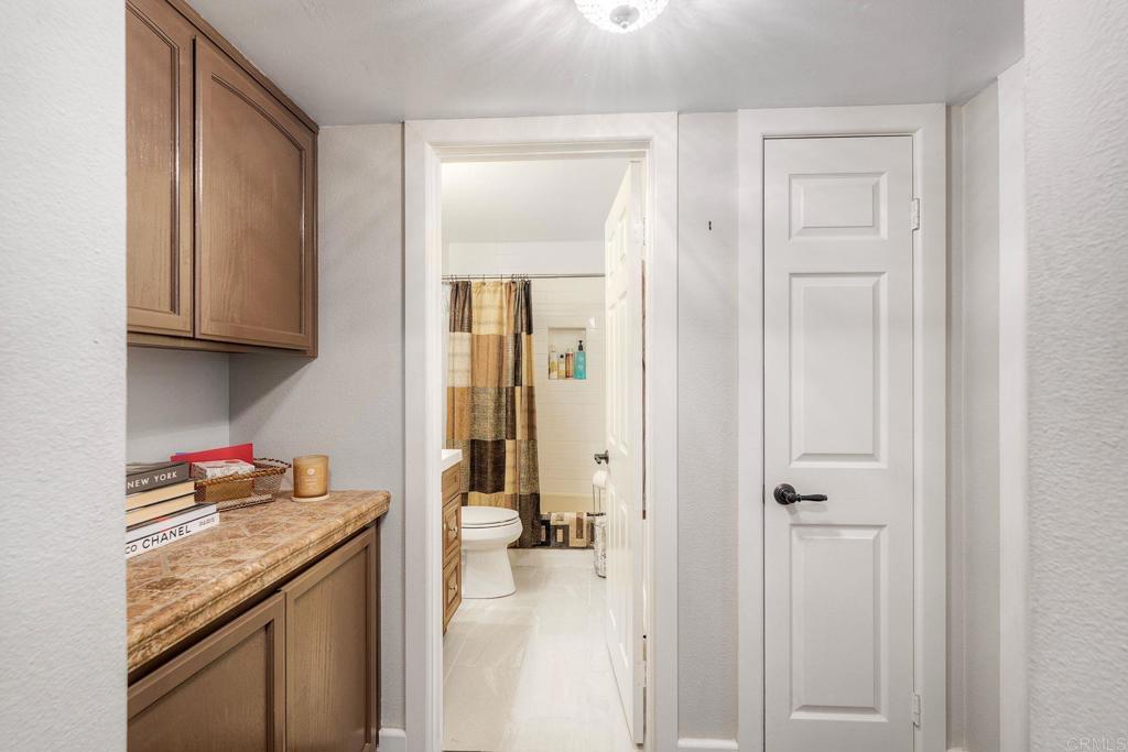 8559 Circle R Valley Lane, Escondido, CA 92026