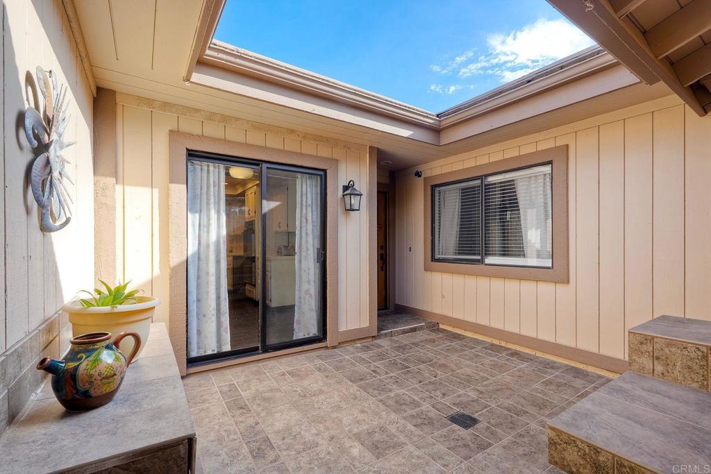 8559 Circle R Valley Lane, Escondido, CA 92026