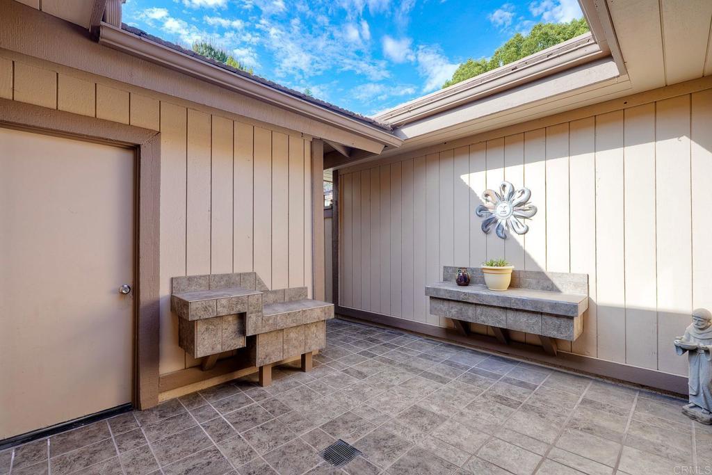 8559 Circle R Valley Lane, Escondido, CA 92026