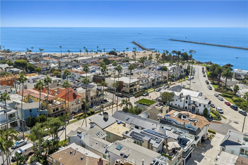 215 Goldenrod, Corona Del Mar, CA 92625