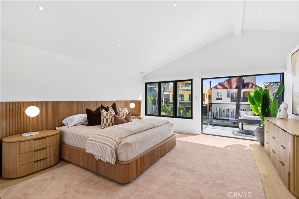 215 Goldenrod, Corona Del Mar, CA 92625