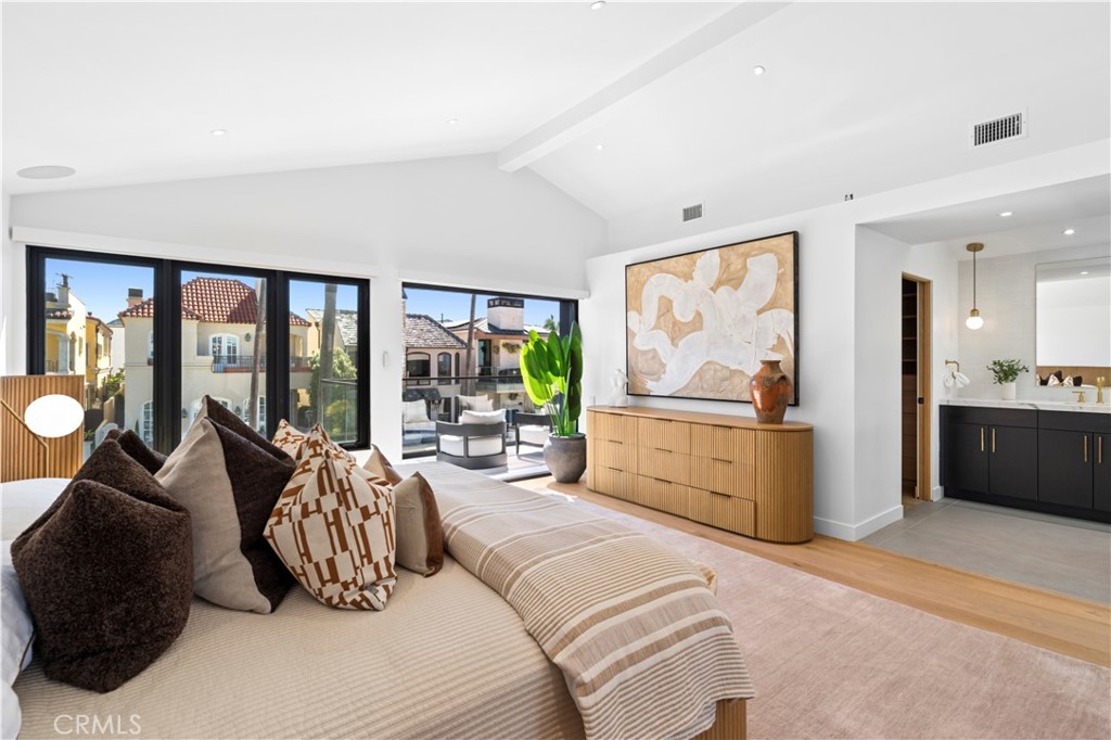 215 Goldenrod, Corona Del Mar, CA 92625