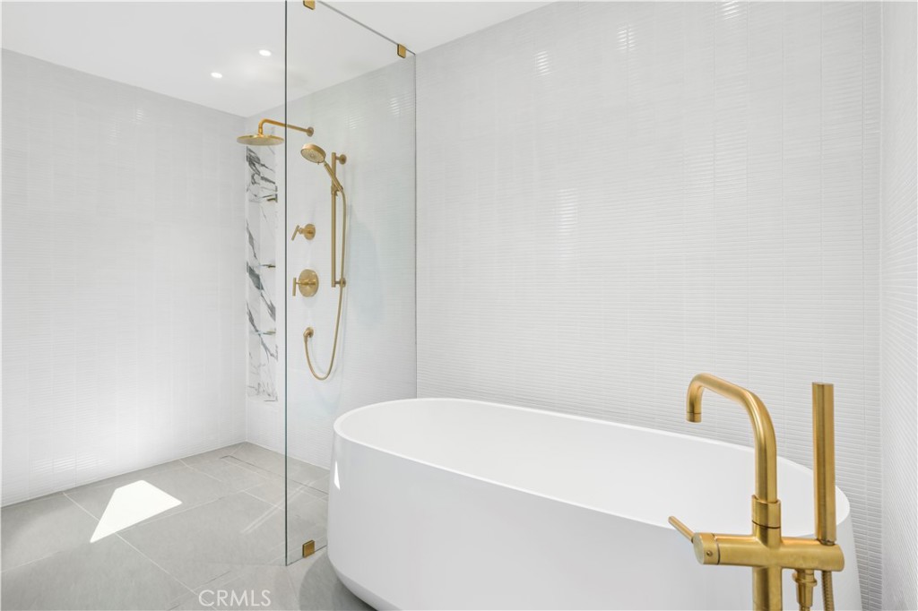 215 Goldenrod, Corona Del Mar, CA 92625