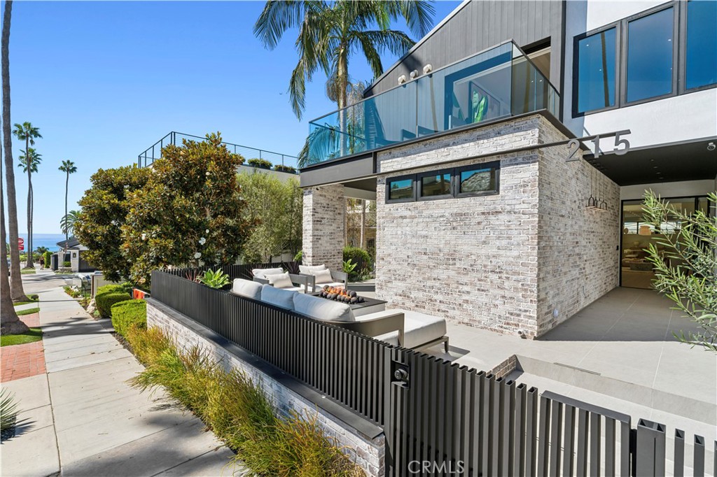 215 Goldenrod, Corona Del Mar, CA 92625